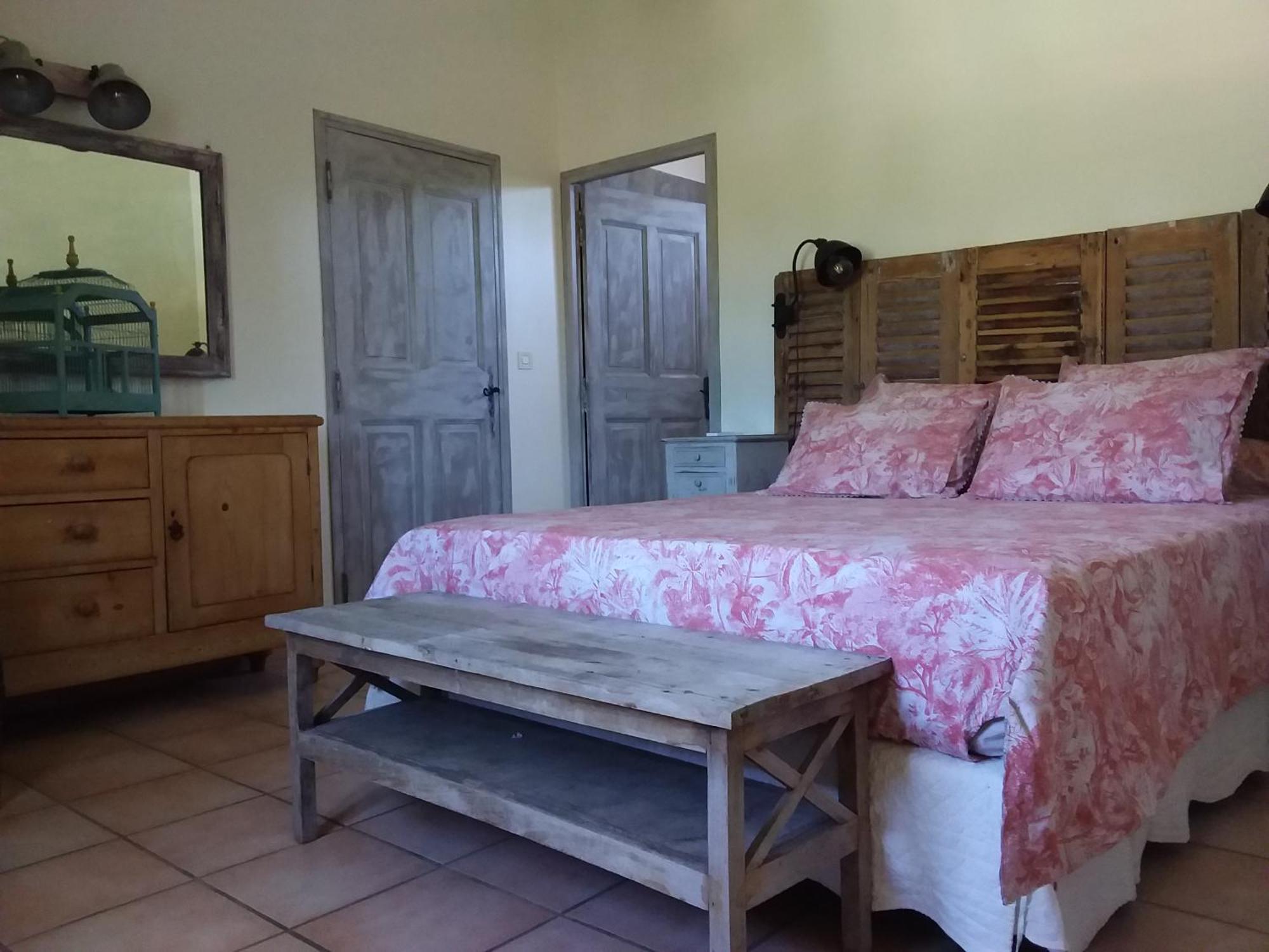 Tourves Chambre Pour 2 Personnes Avec Salle De Bain Privee المظهر الخارجي الصورة